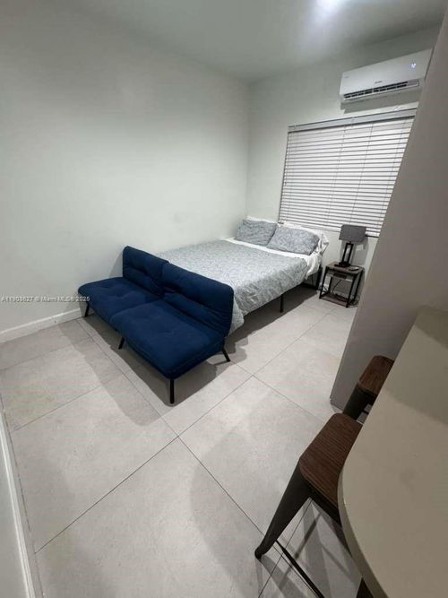 apt-106-245 Ne 33rd St, Miami, FL, 33137-3896 | Card Image