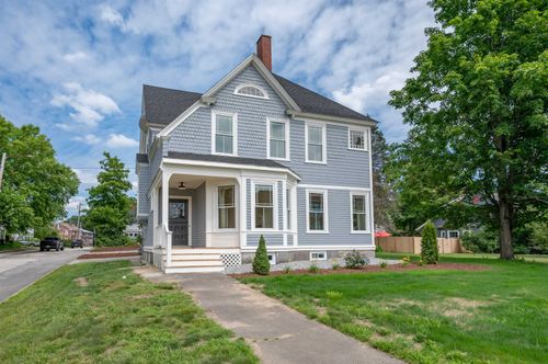 13 Manchester St, Nashua, NH, 03064-2106 | Card Image