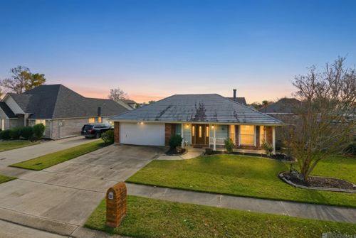 328 N Canterbury Dr, La Place, LA, 70068-1625 | Card Image