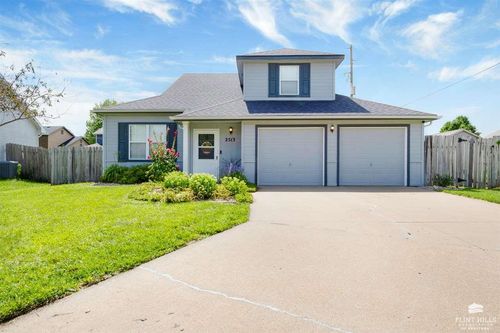2513 Charolais Ln, Manhattan, KS, 66502-6614 | Card Image
