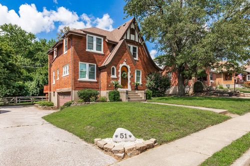 51 Pleasant Ridge Ave, Fort Mitchell, KY, 41017-2811 | Card Image