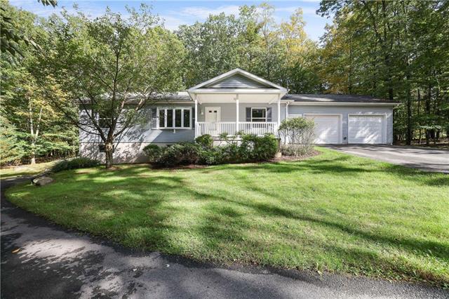 Hemlock Rd, Tannersville, PA 18372