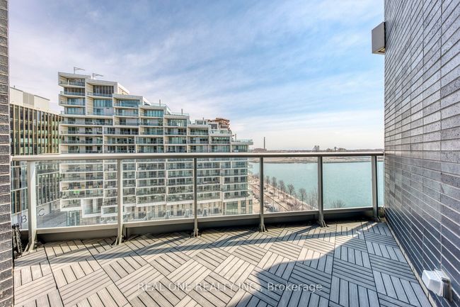 818 - 1 Edgewater Dr, Condo with 2 bedrooms, 3 bathrooms and null parking in Toronto ON | Image 32