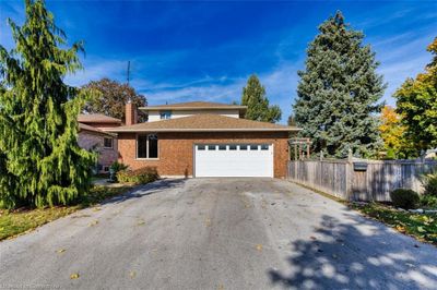 5039 Stenzel Crt, House other with 6 bedrooms, 2 bathrooms and 6 parking in Beamsville ON | Image 2