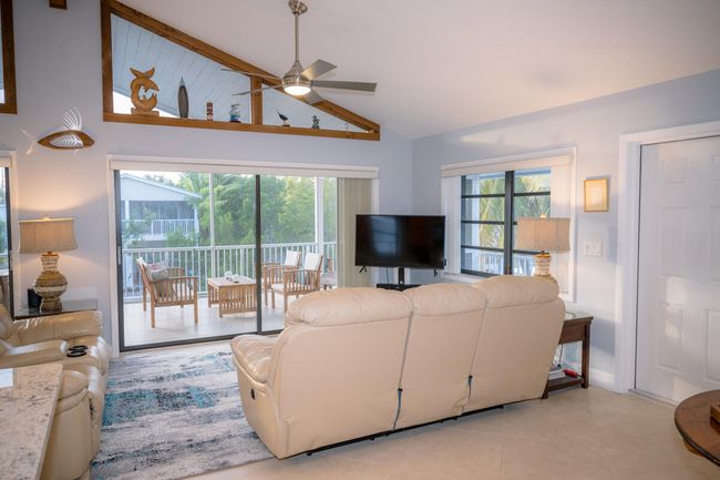 Living | Image 10