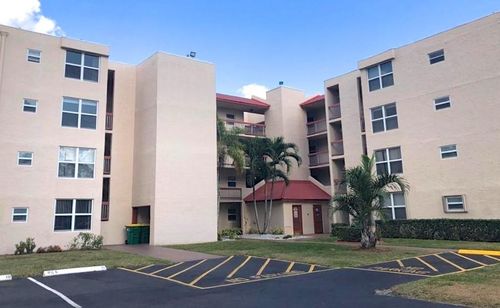 302-9411 Evergreen Pl, Davie, FL, 33324-4345 | Card Image
