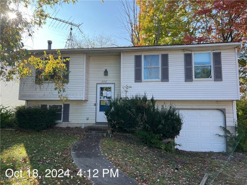 1052 Sunnywood Lane, Ravenna, OH, 44266 | Card Image