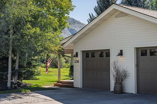 1740 W Diamond Hitch Dr, Jackson, WY, 83001-9121 | Card Image