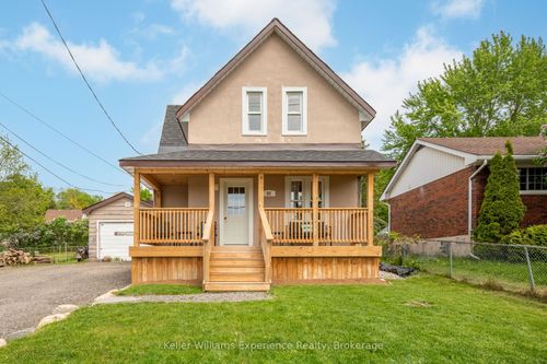 95 Fox St, Penetanguishene, ON, L9M1C8 | Card Image