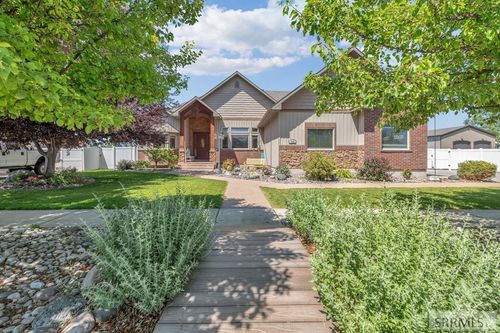 748 Dell Road, Chubbuck, ID, 83202 | Card Image