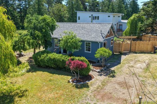 305 49th St, Port Townsend, WA, 98368-2001 | Card Image