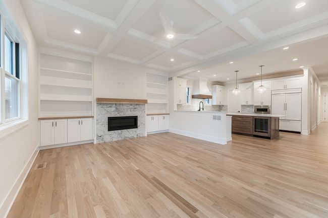family room | Image 14