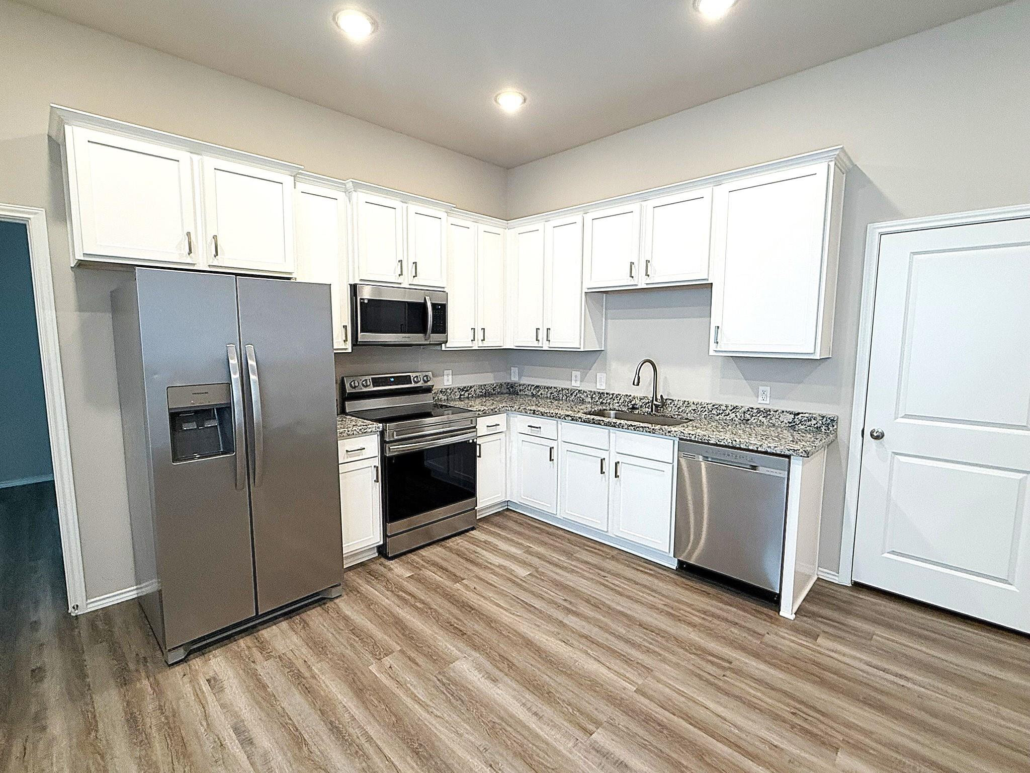 Residential Lease in Willis 3