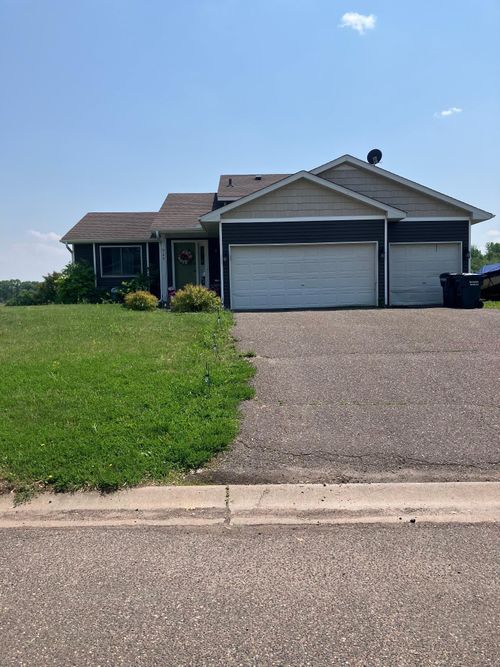 920 W 9th St, Rush City, MN, 55069-2790 | Card Image
