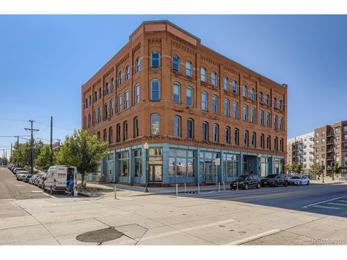 205-2560 Blake St, Denver, CO, 80205-2182 | Card Image