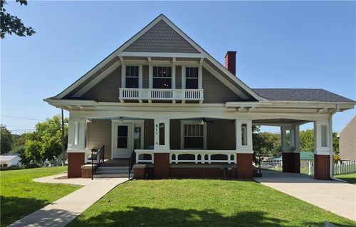 911 N Main St, Carrollton, MO, 64633-1931 | Card Image