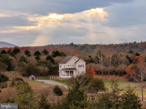 345 Paso Fino Dr, Augusta, WV, 26704-8171 | Card Image