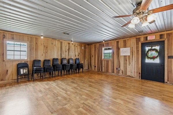 Commercial Sale in Clarksville 4