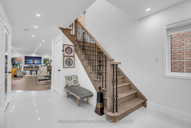 91 Buick Blvd, House other with 7 bedrooms, 5 bathrooms and 7 parking in Brampton ON | Image 4