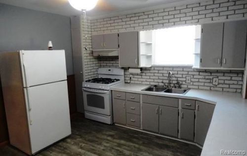 8265 Chapp Ave, Warren, MI, 48089-1639 | Card Image