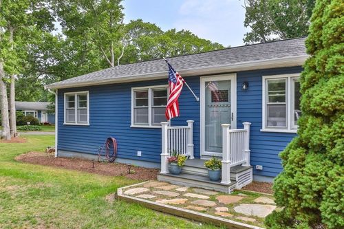 6 Januit St, Sandwich, MA, 02563-1838 | Card Image