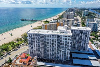 704 - 405 N Ocean Blvd, Condo with 2 bedrooms, 2 bathrooms and null parking in Pompano Beach FL | Image 1