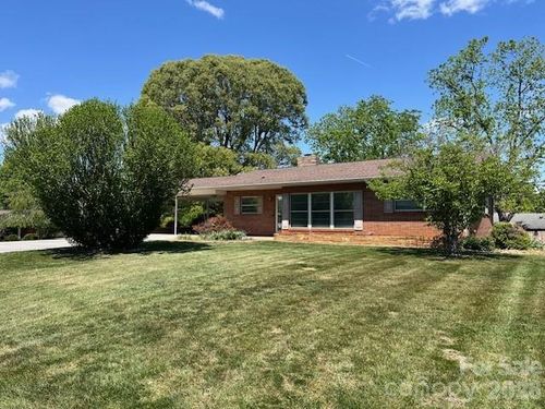 2303 Briarwood St Sw, Lenoir, NC, 28645-8843 | Card Image