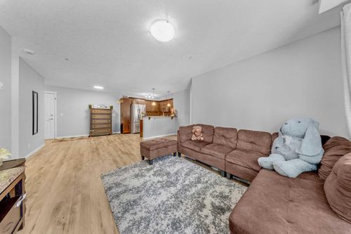 3206-10 Country Village Pk Ne, Calgary, AB, T3K0W5 | Card Image