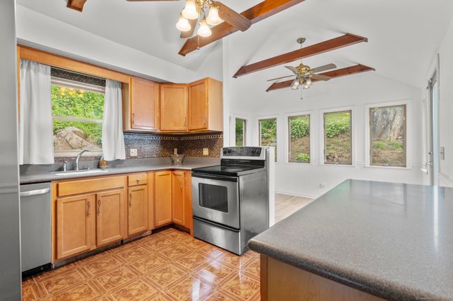 4 Buttonball Trl, House other with 3 bedrooms, 2 bathrooms and null parking in Norwalk CT | Image 7