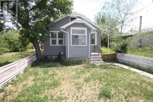 845 Robinson St, Regina, SK, S4T2M4 | Card Image