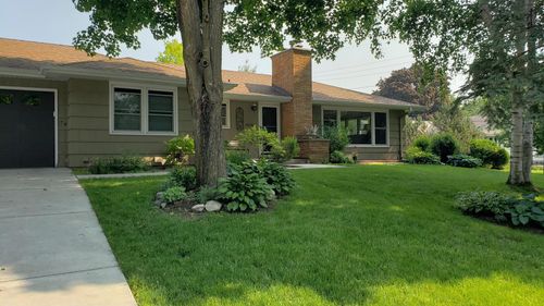 12000 James Rd, Minnetonka, MN, 55343-8615 | Card Image