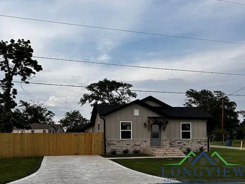 207 Oaklawn Dr, Henderson, TX, 75652-2682 | Card Image
