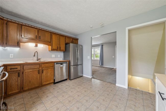18 Lakeview Ct, House other with 3 bedrooms, 2 bathrooms and null parking in Lagrange OH | Image 13
