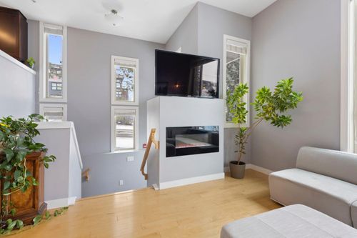 101-1905 27 Ave Sw, Calgary, AB, T2T1H4 | Card Image