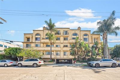 108 - Bloomfield Street, Condo with 2 bedrooms, 2 bathrooms and 2 parking in Toluca Lake CA | Image 1