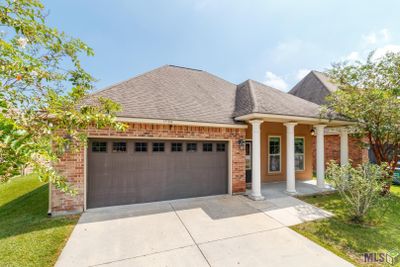 17104 Sills Dr, House other with 4 bedrooms, 2 bathrooms and null parking in Prairieville LA | Image 2