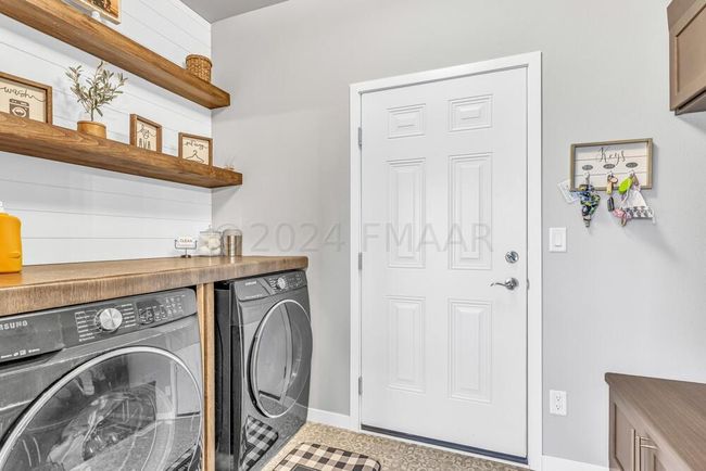 Mud/Laundry | Image 13