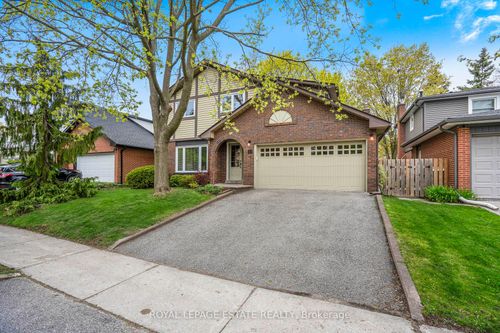 16 Elkwood Drive, Scarborough, ON, M1C2C1 | Card Image