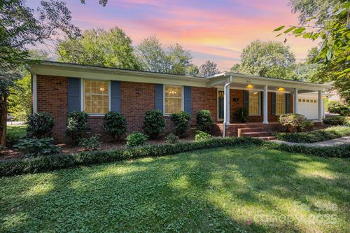 541 Hedrick Dr, Statesville, NC, 28677-3129 | Card Image