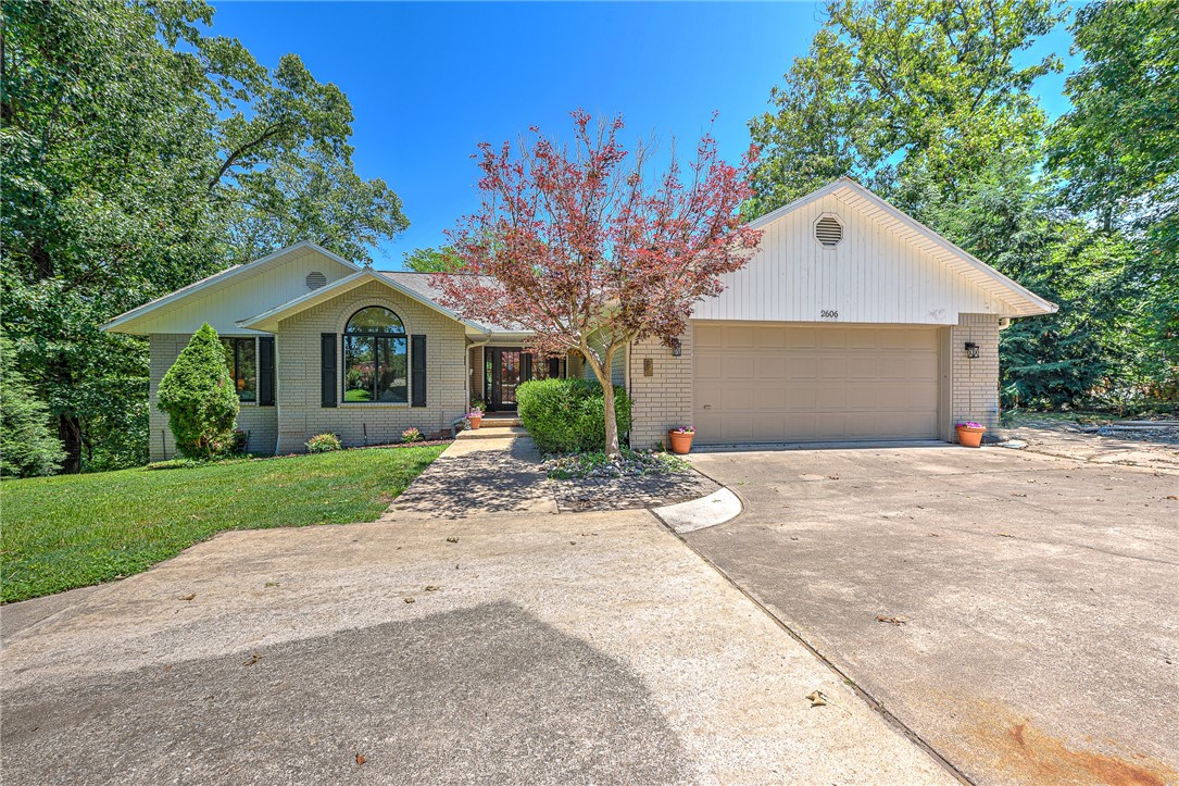 Linebarger Ln, Bentonville, AR 72712