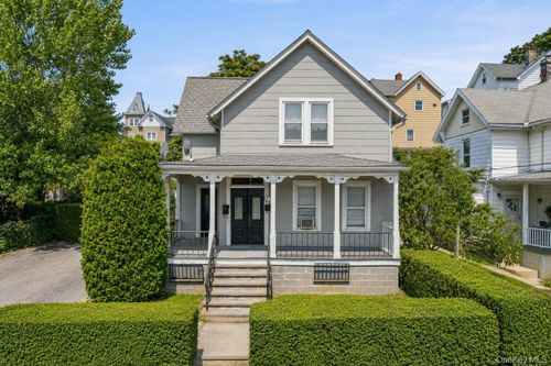 38 Haseco Ave, Port Chester, NY, 10573-3933 | Card Image