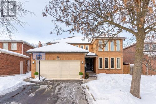 1135 Manor Rd, Oakville, ON, L6M1G3 | Card Image