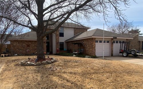 2629 Fairmont Dr, Grand Prairie, TX, 75052-4009 | Card Image