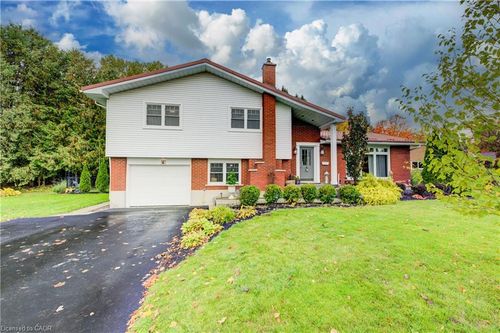 4 Mcdonald St W, Listowel, ON, N4W1K4 | Card Image