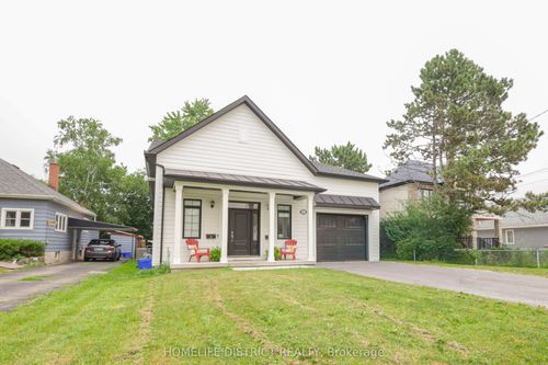 127 Gibbons St, Oshawa, ON, L1J4Y1 | Card Image