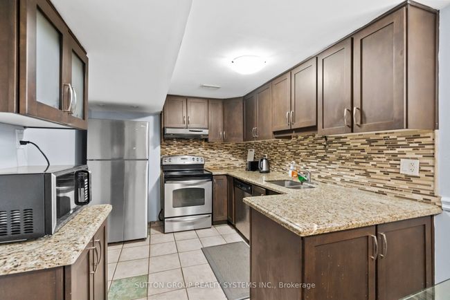 732 Royal York Rd, House other with 7 bedrooms, 4 bathrooms and 4 parking in Etobicoke ON | Image 33