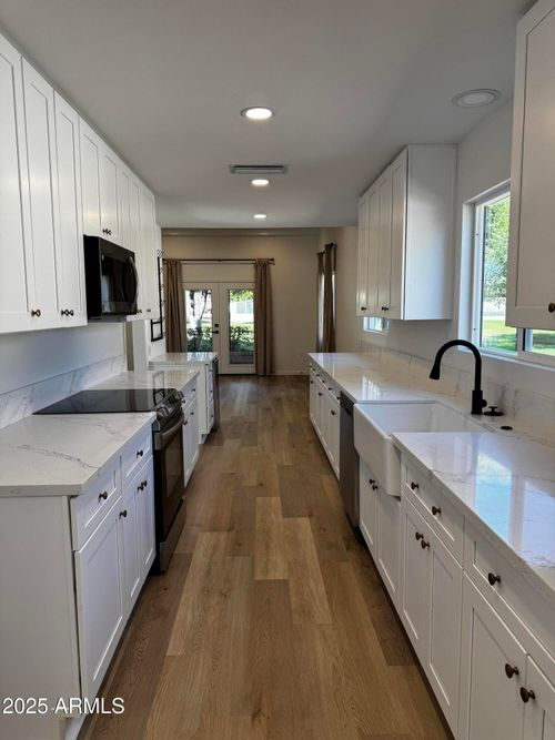 10318 W Manzanita Dr, Sun City, AZ, 85373-1657 | Card Image