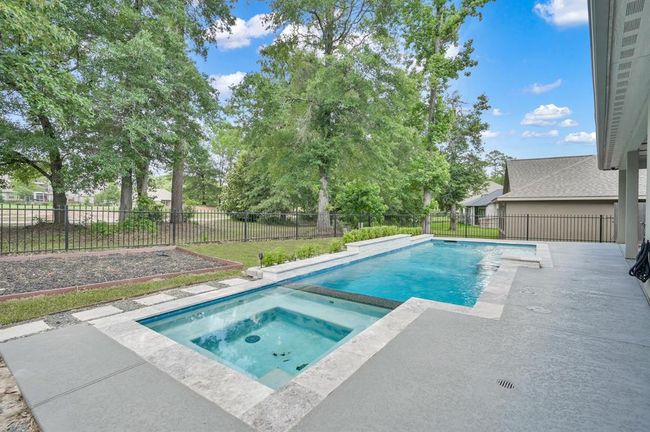 Spa like jacuzzi. | Image 35