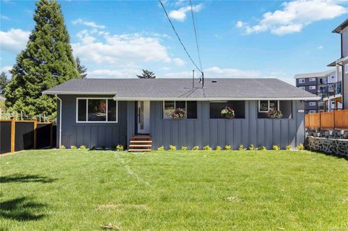 964 Loch Glen Pl, Victoria, BC, V9B4Z5 | Card Image