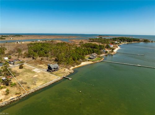 1754 Jenkins Neck Rd, Hayes, VA, 23072-4107 | Card Image